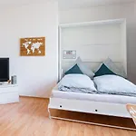 Helle Wohnung In Top-Lage, Hasselbachplatz - Altstadt, W-Lan, 4 Schlafplaetze